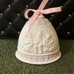 Lladro 1987 Bell Collection Holiday Birth Year  Vintage